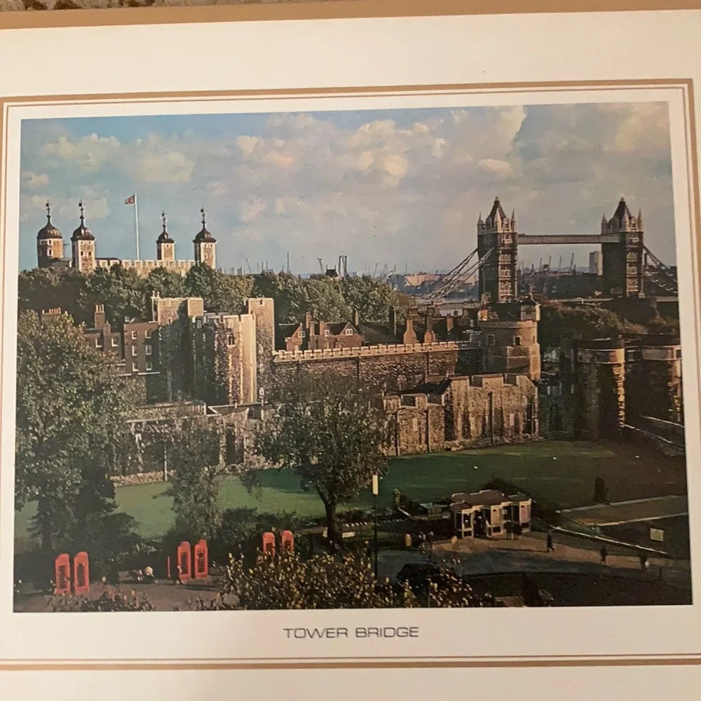 6 ENGLAND SOUVENIR COASTERS CORK BACKING DEPICTING TOURIST ATTRACTIONS LANDMARKS